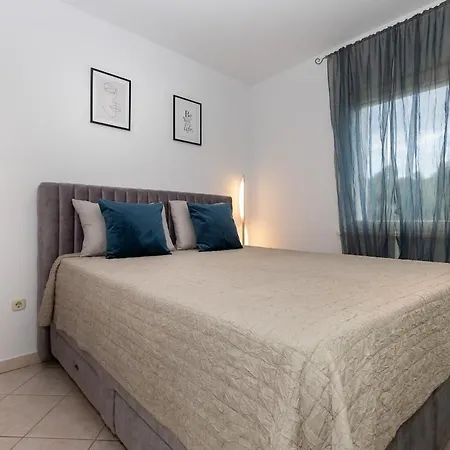 Apartamento Seafront Luxury Two-bedroom In Sutivan, Brac