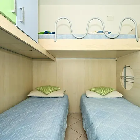 Apartamento Seafront Luxury Two-bedroom In Sutivan, Brac