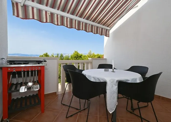 Apartment Seafront Luxury Two-bedroom In Sutivan, Brac