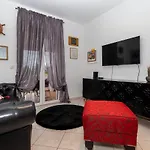 Seafront Luxury Two-bedroom In Sutivan, Brac Daire *