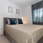 Daire Seafront Luxury Two-bedroom In Sutivan, Brac