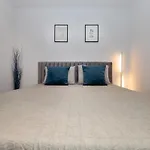 Seafront Luxury Two-bedroom In Sutivan, Brac Daire