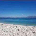 Seafront Luxury Two-bedroom In Sutivan, Brac Daire