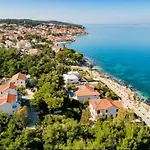 Seafront Luxury Two-bedroom In Sutivan, Brac Sutivan
