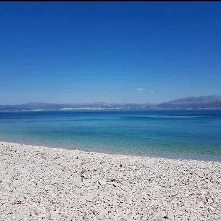 Seafront Luxury Two-bedroom In Sutivan, Brac Apartmán