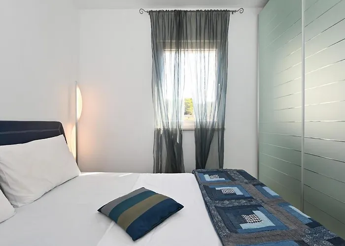 Seafront Luxury Two-bedroom In Sutivan, Brac Lejlighed *