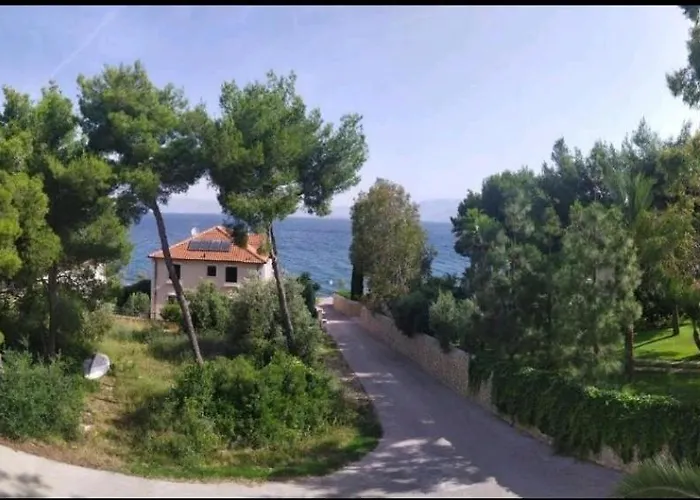 Seafront Luxury Two-bedroom In Sutivan, Brac Lejlighed *